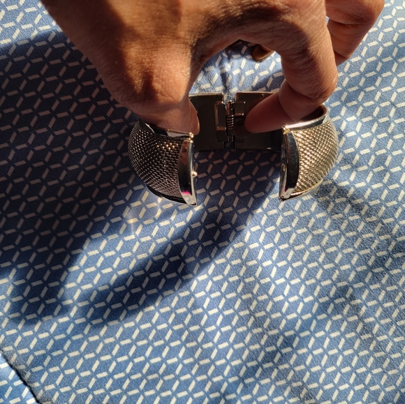 Cute Silver Bangle - Picture 4 of 5